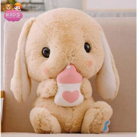 Peluche de lapin avec biberon