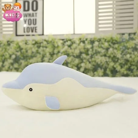 Jolis jouets en peluche de dauphin