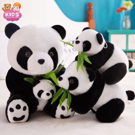 Jolis jouets en peluche de panda