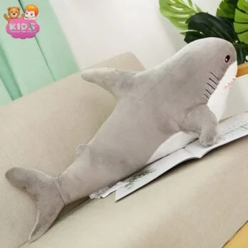 Énorme Requin En Peluche