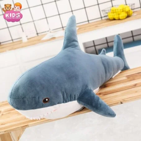 Jouet en peluche de requin géant