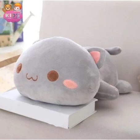 Chat en peluche gris mignon