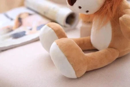 Lion en peluche enfance